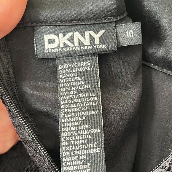 DKNY Sz 10 Black Silk Lace Lined Short Skirt Back Zip Flare Style Classic - Picture 3 of 9